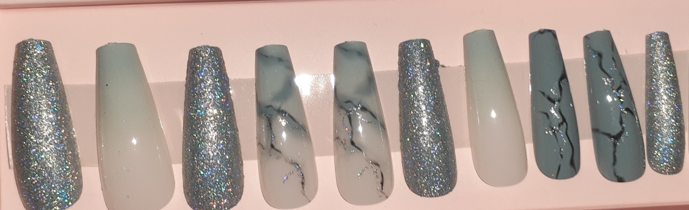 Nails- Sliver Streak