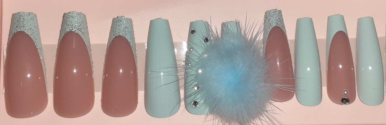 Nails- Lil Pom